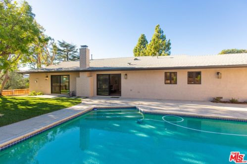 5308 Cortolane Dr, Glendale CA  91214-1308 exterior