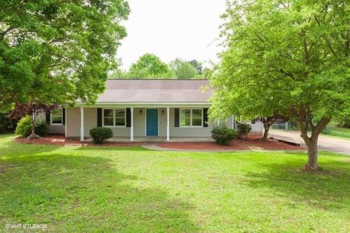 85 Waterford Dr, Cataula, GA 31804-2023