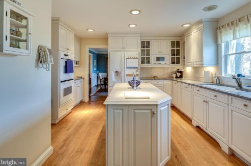 611 Cpe Mckinsey Dr, Severna Park MD 21146-4058 exterior