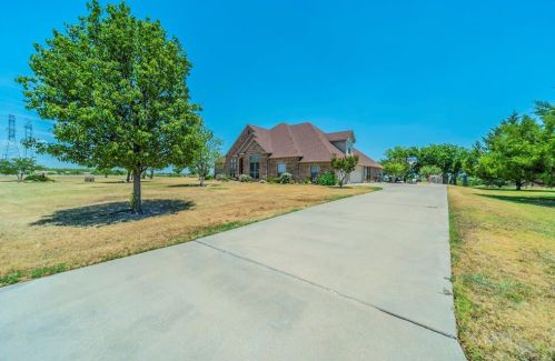 3417 Bay Breeze Ln, Fort Worth TX  76179-3846 exterior