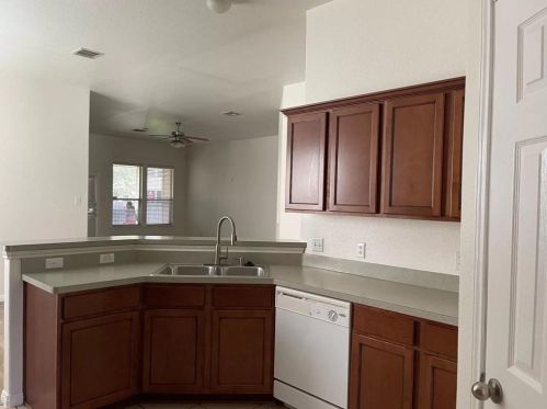 205 Ferrule Dr, Uhland TX  78640-8008 exterior