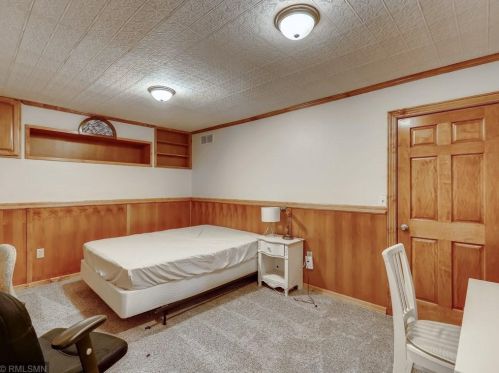 2265 James Ct, Saint Paul MN  55122-2317 exterior