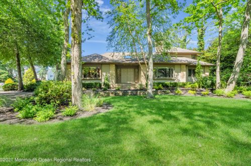 7 Tamarack Dr, Brielle, NJ 08730-1248
