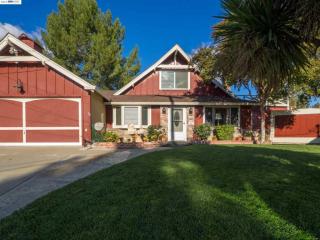 1678 Alvarado Ct, Livermore, CA 94551-1602