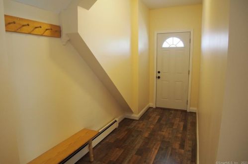 44 1st Ave, Huntington CT  06484-4408 exterior