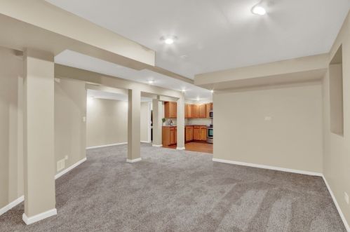 7272 Presidential Dr, Gurnee IL  60031-5302 exterior