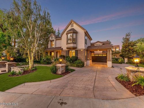 520 Astorian Dr, Simi Valley, CA 93065-5940