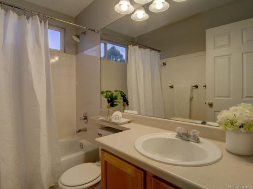 18099 Orchard Pl, Aurora CO  80016-1197 exterior