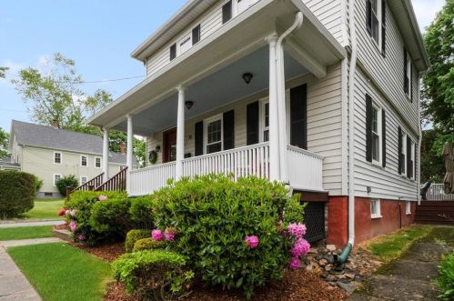 74 Reynolds St, Warwick, RI 02818-3253
