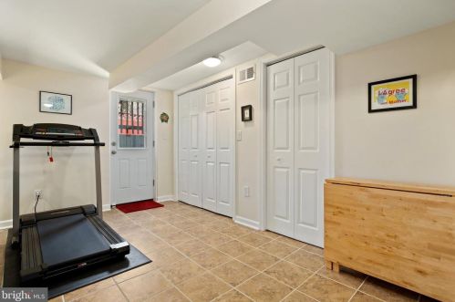 10159 Sutherland Rd, Silver Spring MD 20901-2236 exterior