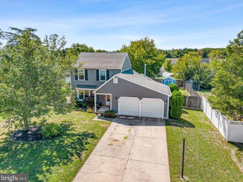 6 Hampshire Ct, Erial, NJ 08081-3049