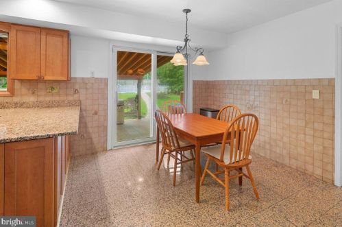 1 Teak Ln, Princeton NJ 08540-4724 exterior