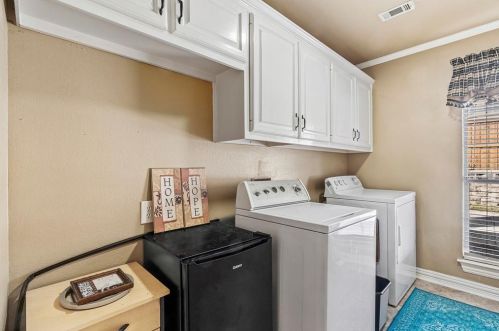 2106 Shari Ln, Garland TX 75043-1459 exterior