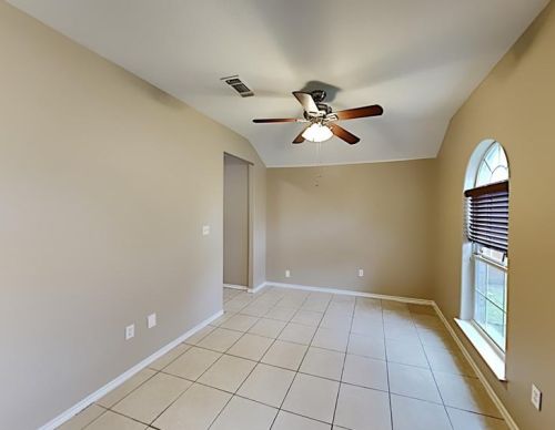 6020 Rich St, Fort Worth, TX 76112-6543