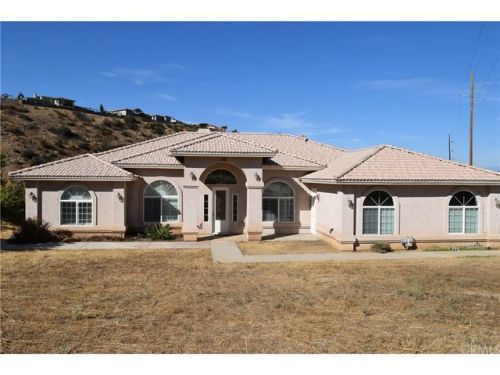 10008 Walnut Tree Ln, Yucaipa, CA 92399-2989