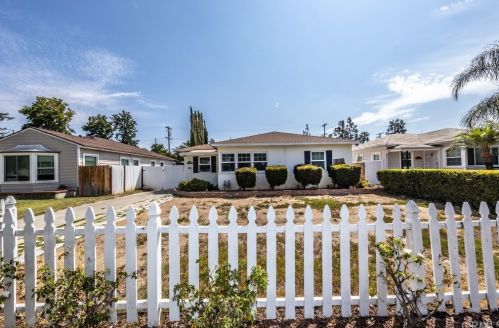 1725 Poinsettia St, Santa Ana, CA 92706-2915