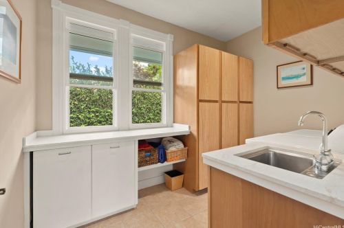 4579 Aukai Ave, Honolulu HI  96816-5205 exterior