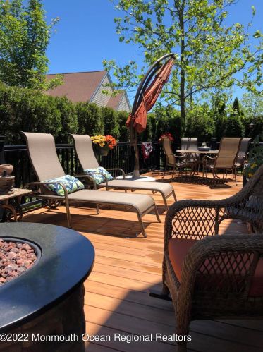 34 Redwood Dr, Tinton Falls NJ  07712-8702 exterior