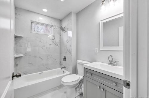 85 Walnut St, Upper Stepney CT  06468-2509 exterior