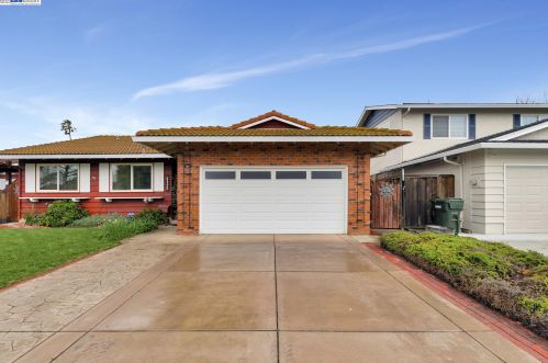 1054 Lucille St, Livermore, CA 94550-3552