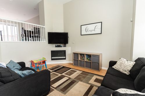 717 Georgian Ct, Addison, IL 60101-3312