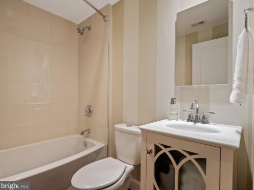 5812 Heming Ave, Springfield VA  22151-2716 exterior