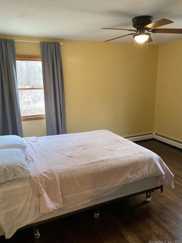 19 Dodge Dr, Huntington CT  06484-1723 exterior