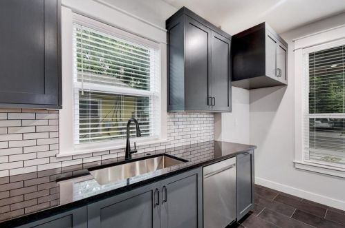 3006 Castro St, Austin, TX 78702-3613