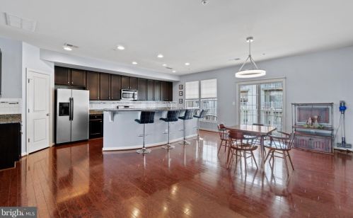 7828 Cedar Branch Dr, Gainesville, VA 20155-1991