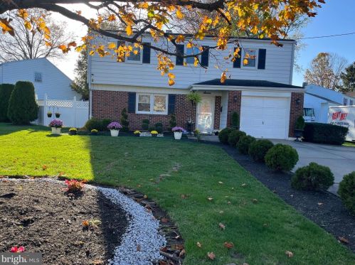 7 Peck Ave, Trenton, NJ 08618-1816