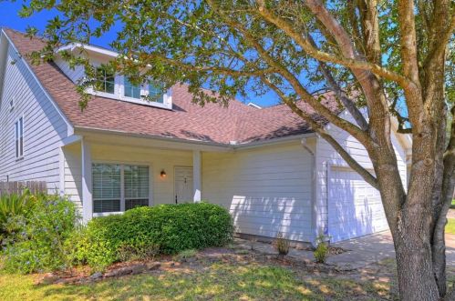 10122 Berrybriar Ln, Tomball, TX 77375-0430