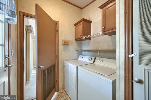 104 Dovefield Dr, Lancaster PA  exterior