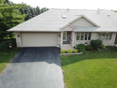 1369 Trainer Rd, Rockford, IL 61108-1529