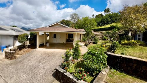 2954 Ala Punene Pl, Honolulu, HI 96818-1644