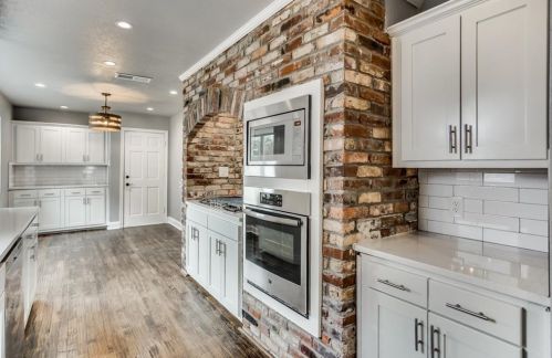 6023 Berry Trail Ct, Dallas TX  75248-4905 exterior