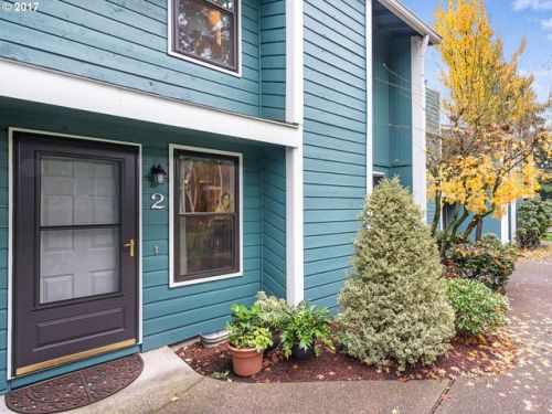 7935 Fanno Creek Dr, Portland, OR 97224-8192