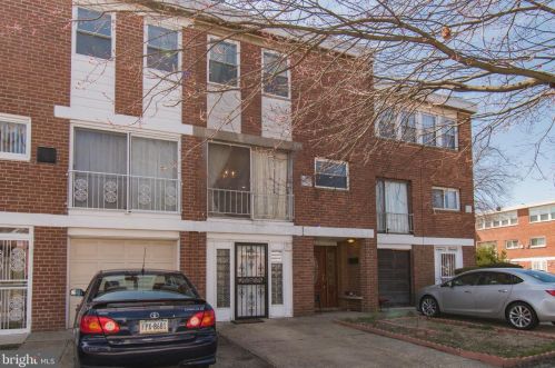 3002 68th St, Philadelphia, PA 19142-2521