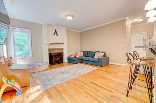 1 Crystal Ridge Dr, Ellington CT  06029-3050 exterior