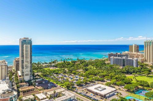 2139 Kuhio Ave, Honolulu HI  96815-2378 exterior