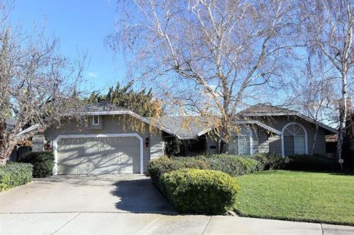 2540 Franks Ct, Turlock, CA 95382-2150