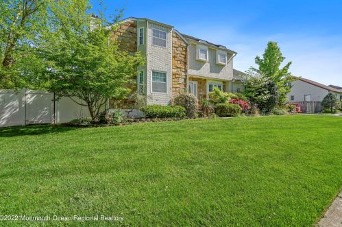 12 Schindler Dr, Old Bridge, NJ 08857-3040