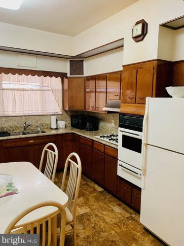 1932 16th St, Philadelphia PA  19145-3011 exterior