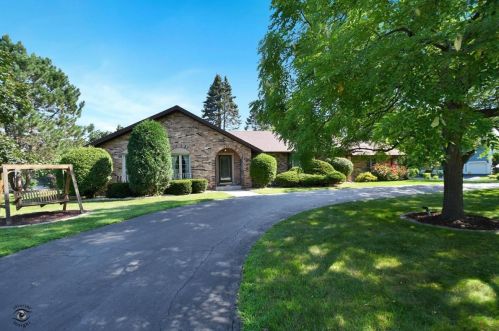 915 Abbotsford Ln, Frankfort, IL 60423-8746