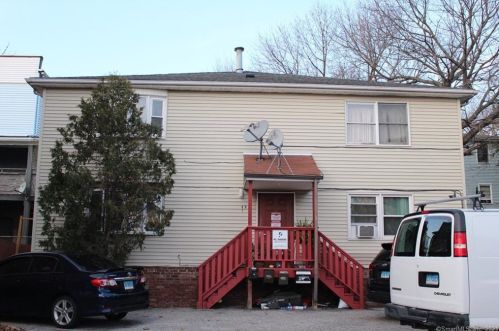 45 6th St, Derby, CT 06418-1720