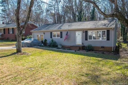 2409 Sedgefield Dr, Gastonia, NC 28052-4449
