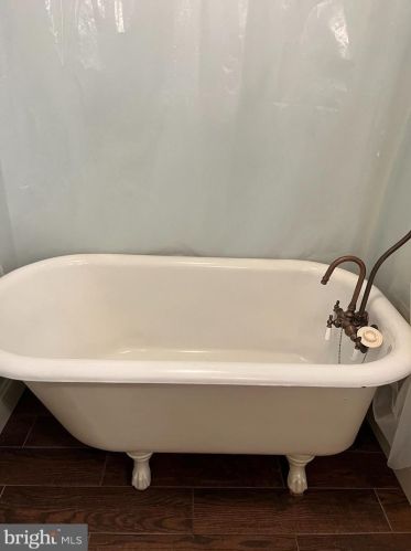 56 Mandl St, Trenton NJ  08619-3604 exterior