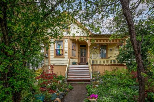 214 Depot St, Grass Valley, CA 95945-6827