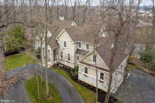 28 Waterview Dr, Pilesgrove, NJ 08098-2649