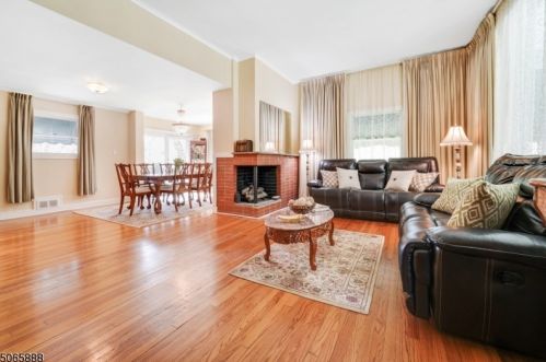 36 Gregory Ave, Town Center, NJ 07052-4713