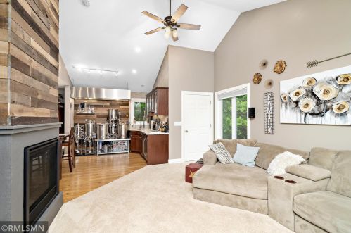 3865 Cinnabar Dr, Saint Paul MN  55122-1614 exterior